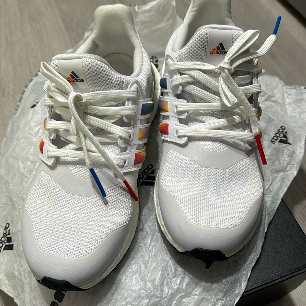 🎉Like New! Worn once Adidas Womens Shoes - Picture 6 of 11